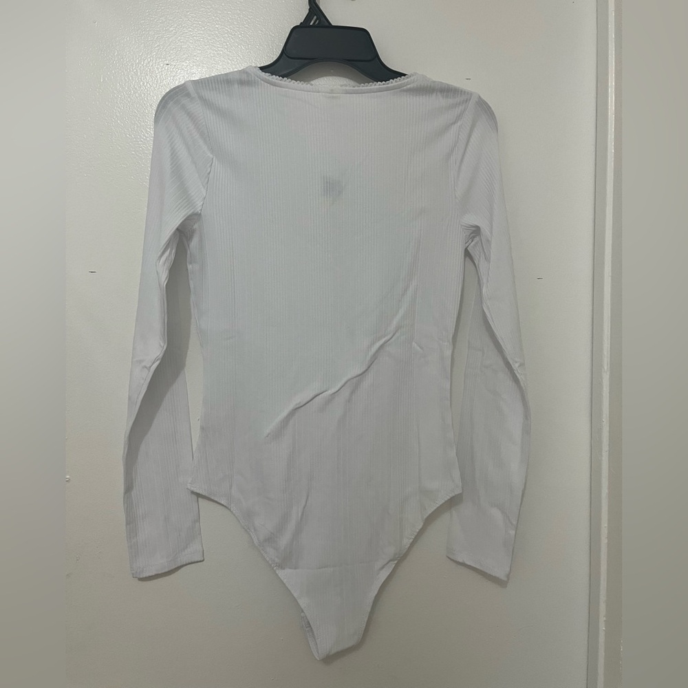 NWT Self E. White Long Sleeve bodysuit. Size Medium. - Picture 2 of 4